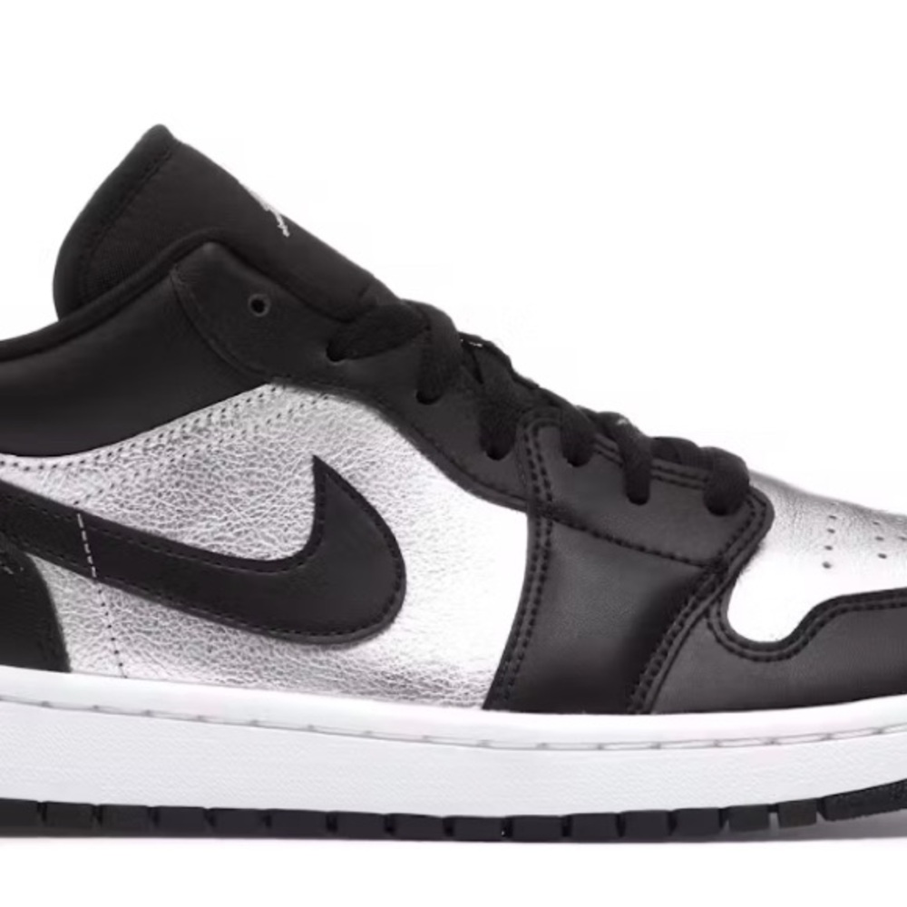 Nike Jordan 1 Low Black Metallic Silver Size 9.5